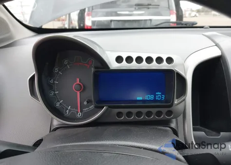 2016 Chevrolet Sonic Lt Auto z USA, uszkodzony, nr VIN 1G1JC5SH0G4106892